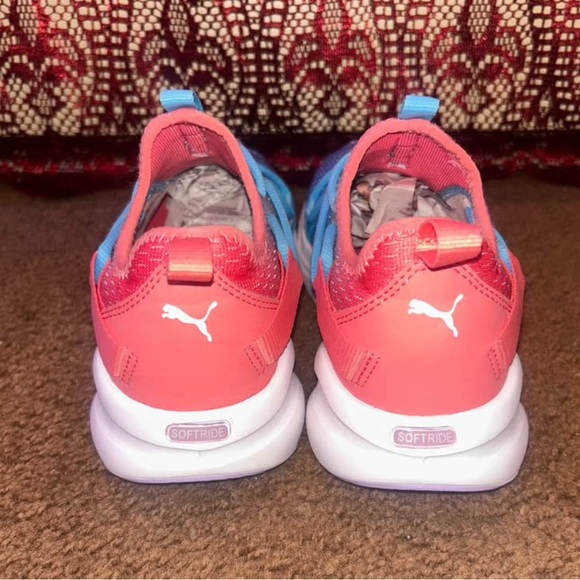 Puma - Picture 3 of 5